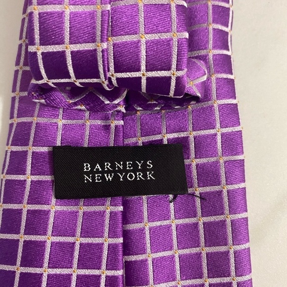 Barneys New York 100% silk necktie - Picture 2 of 3